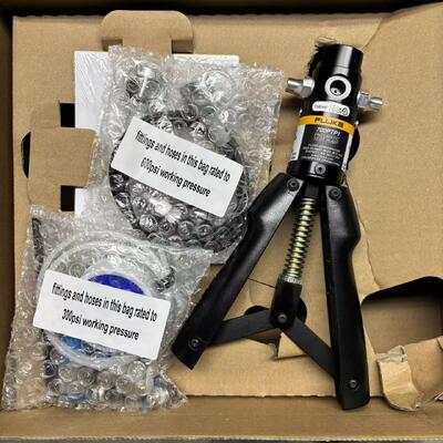 Fluke 700PTP-1 Pneumatische testpomp met een gewicht van 1,43 lb en een capaciteit van 650 g voor een differentialdrukmeter