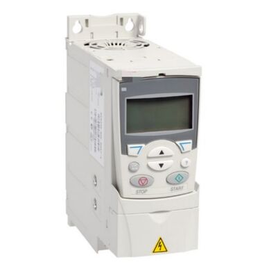 Serie Driver 100% nieuw Original Warehouse Stock ABB ACS880-01-145A-3+P944